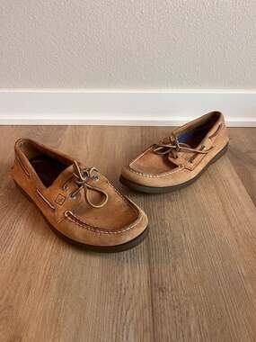 Sperry Men's Original 2-Eye Boat Shoe, Preppy Beach Basic, Tan Leather, size 9